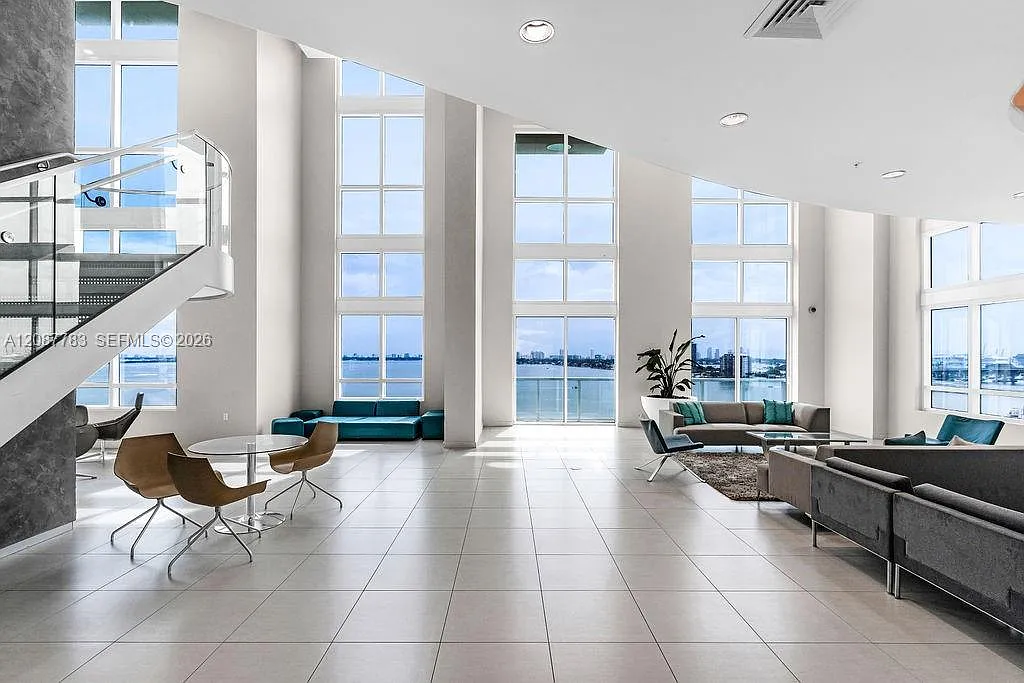 Quantum On The Bay Condo — Photo 4