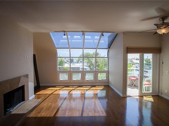 4th floor living/dining rooms