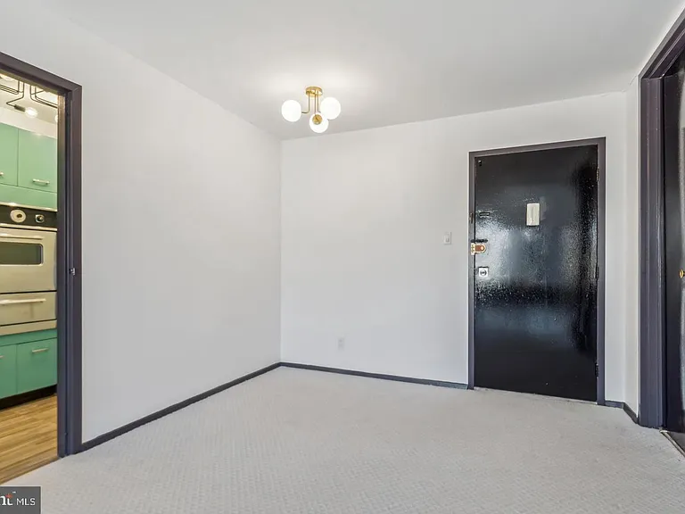 2401 H St NW #815 — Photo 5