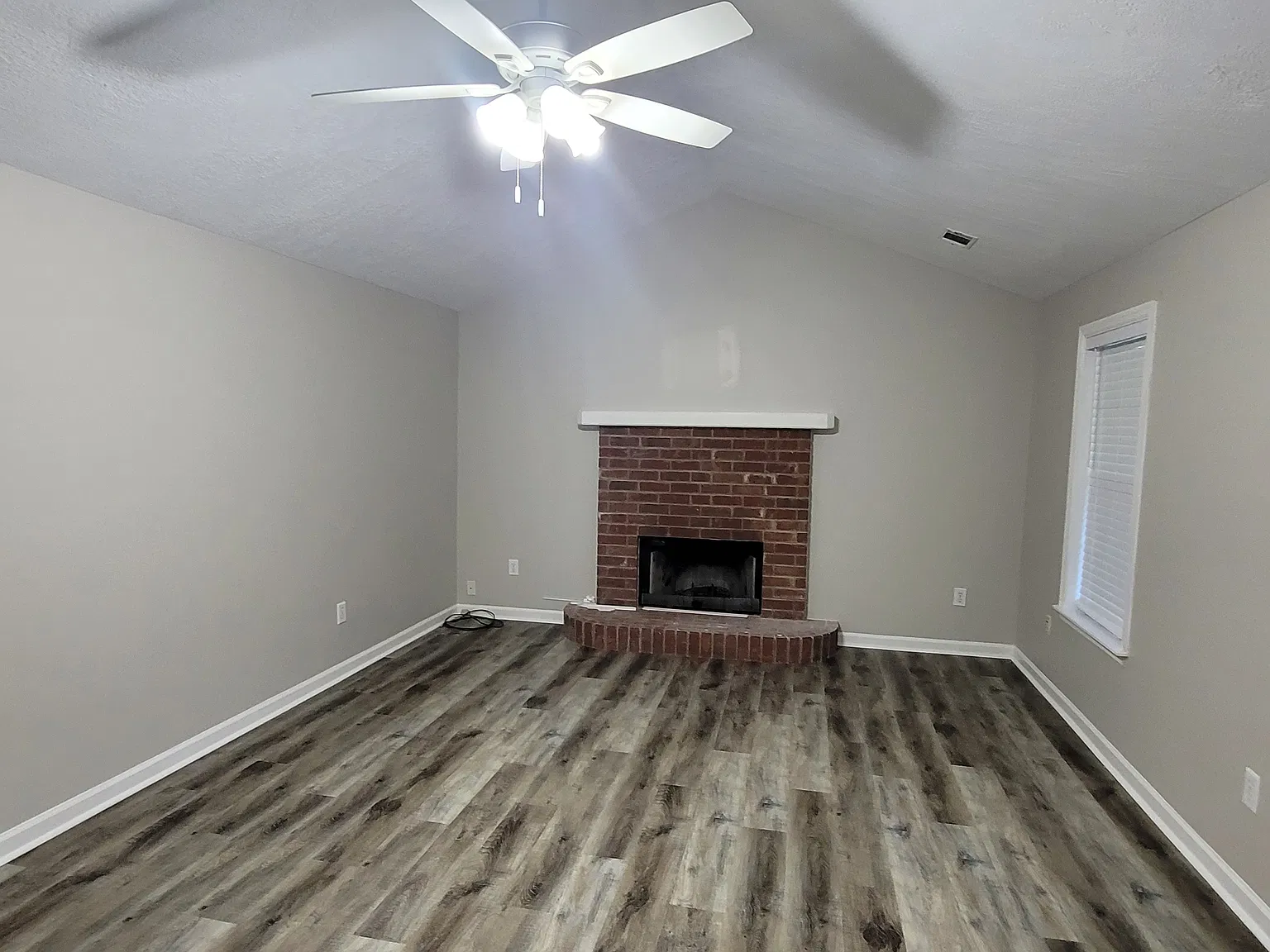 3 bed, 1616 sqft, $1,495 — Photo 2