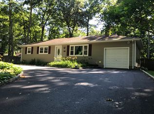 105 Wauwepex Trl, Ridge, NY 11961
