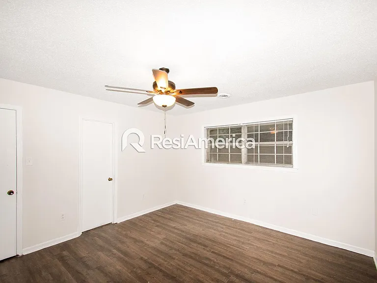 1106 Rasco Rd W — Photo 13