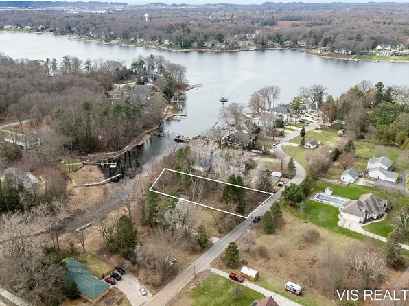 Willows Dr, Spring Lake, MI 49456