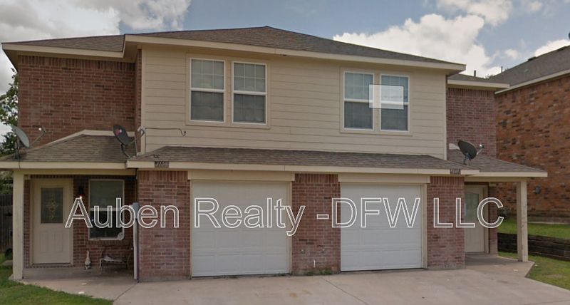 1st image of 1111 Parkway Trl