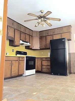 2nd image of 31 Ames Ave Ste 1