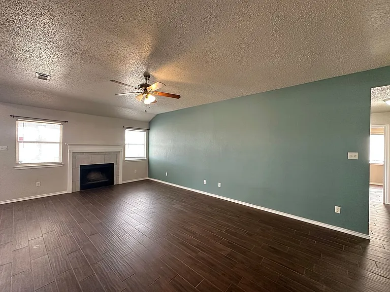 1910 Michele Dr — Photo 5