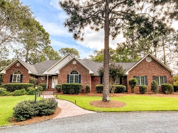 4 Mcdonald Place, Pinehurst, NC 28374