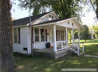 133 W 8th St, Eldon, MO 65026