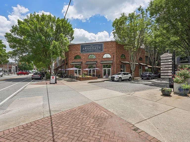 The Kirkwood Apartments at Edgewood — Photo 47