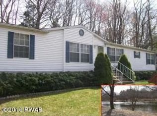 127 Blue Heron Dr, Greentown, PA 18426