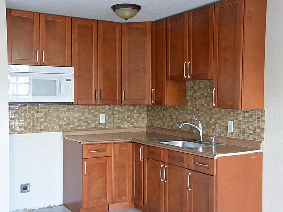 2nd image of 1015 NE 32nd St APT 1