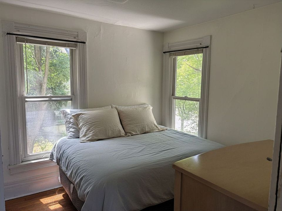 2nd image of 403 S Cayuga St APT 2