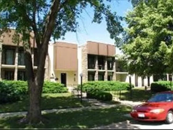 9804 S Karlov Ave, Oak Lawn, IL 60453