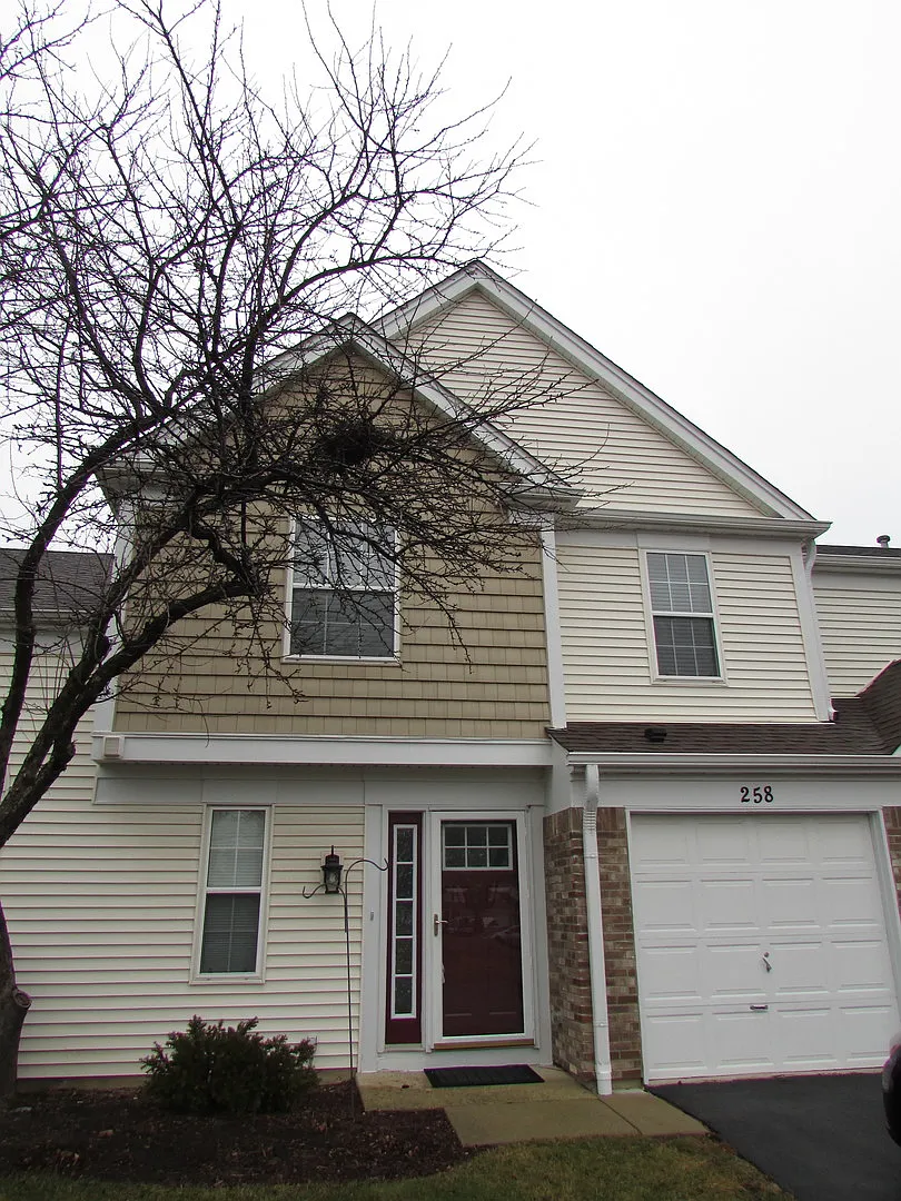 258 E Shag Bark Ln photo 1