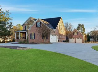 18 Starlight Dr NW, Cartersville, GA 30121