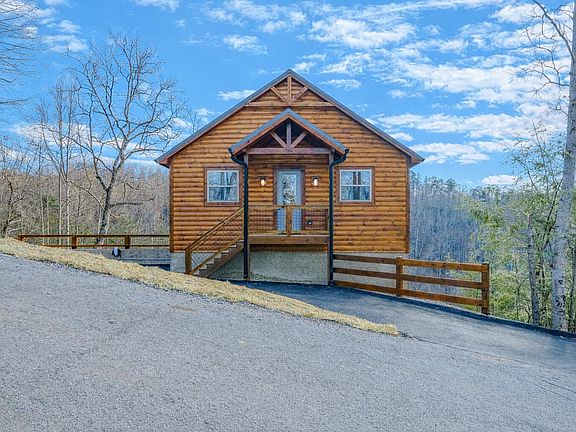 3rd image of 756 Ski View Ln