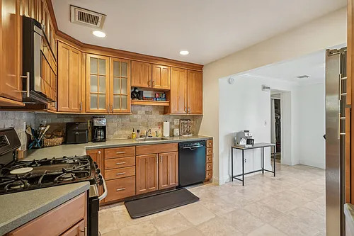 58 Ashwood Dr Photo 1