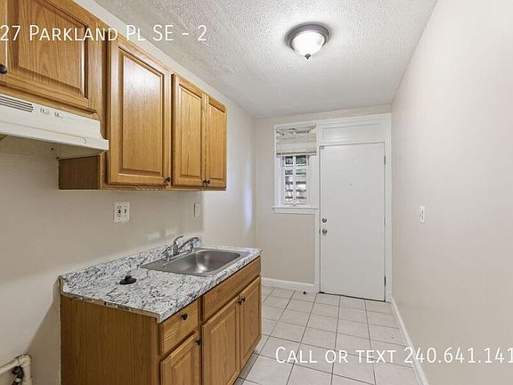 5th image of 327 Parkland Pl SE APT 2