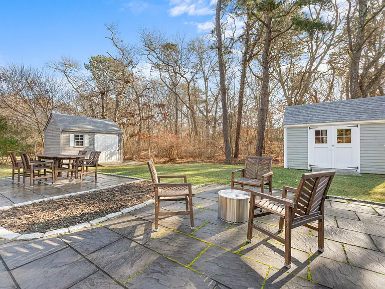 25 Robbins Rd — Photo 14