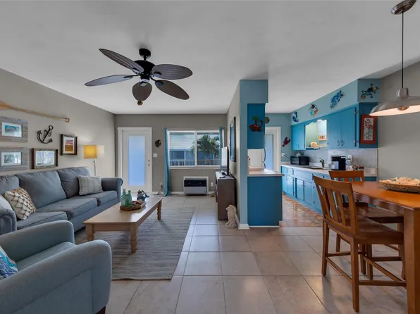 11 SW 4th Avenue #11, Boca Raton, FL 33432