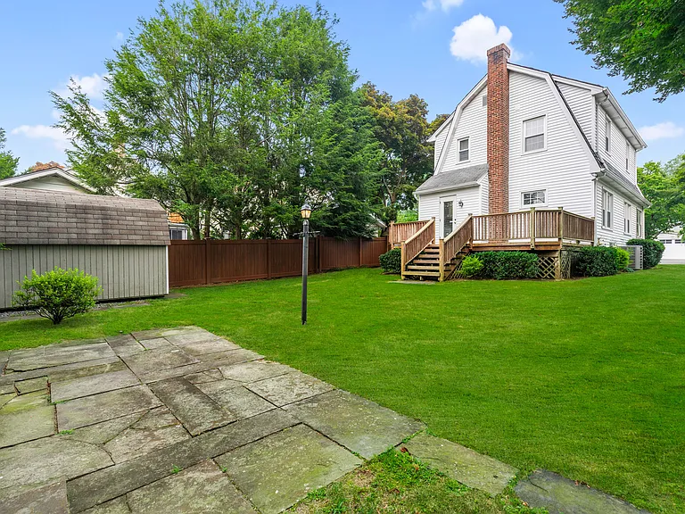 10 Henry St — Photo 19