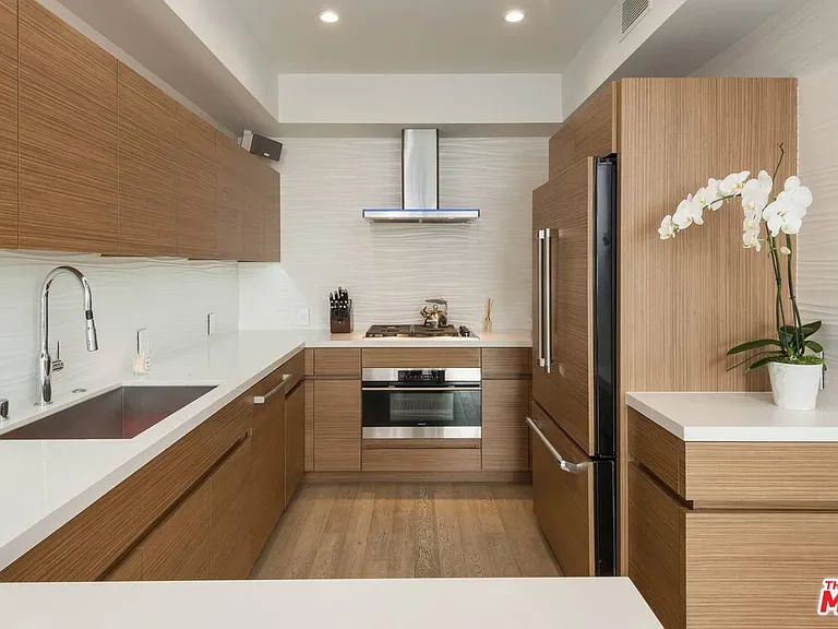 1040 N Spaulding Ave #3 — Photo 8