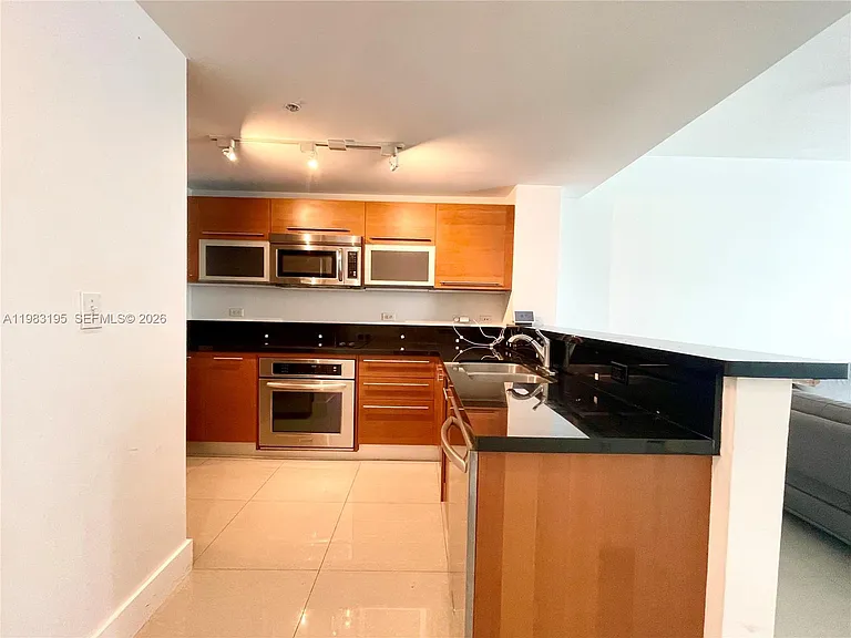 253 NE 2nd St #2506 — Photo 19