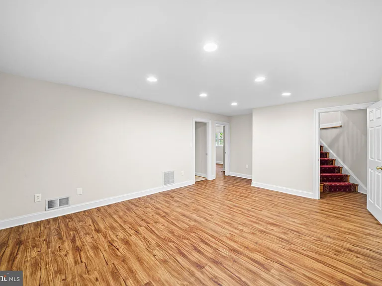 1310 Forestwood Dr — Photo 31