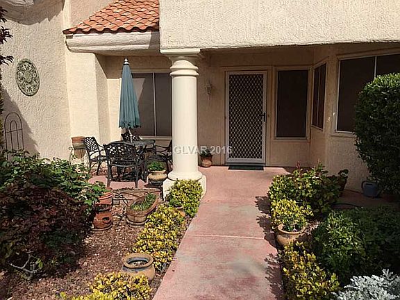 3rd image of 2440 Desert Butte Dr