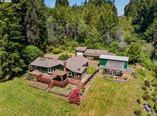 109 Eel Lake Ln, North Bend, OR 97459