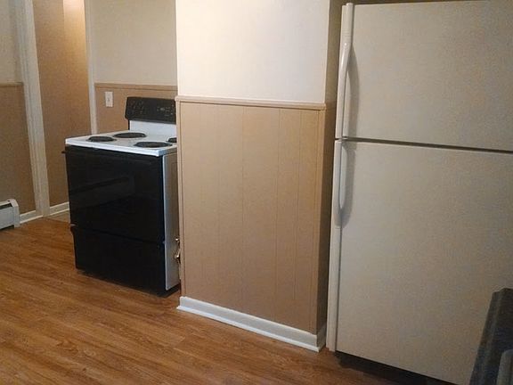 Kitchen (angle 3)