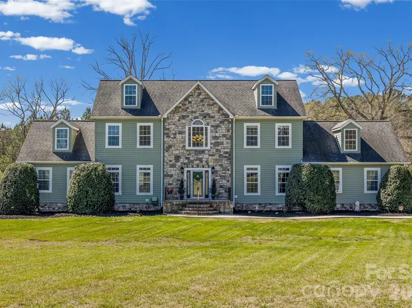 204 Moore Dr, Gastonia, NC 28056