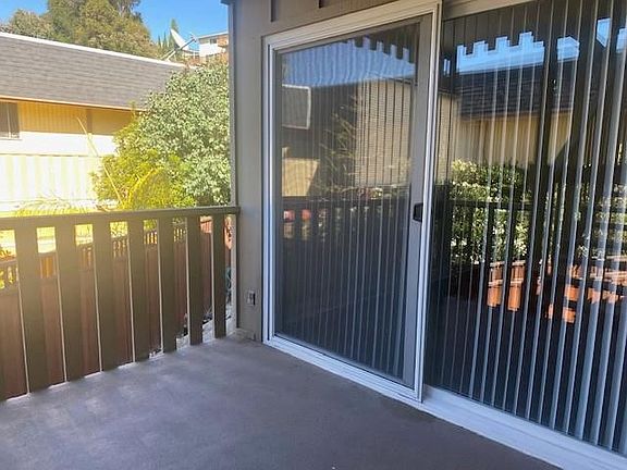 3rd image of 3257 Glendora Dr APT J