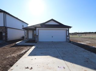 104 Flying Tigers Trl, Jarrell, TX 76537