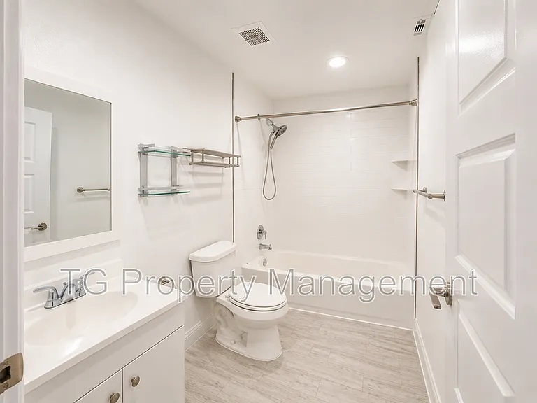 3825 Dismount St — Photo 10