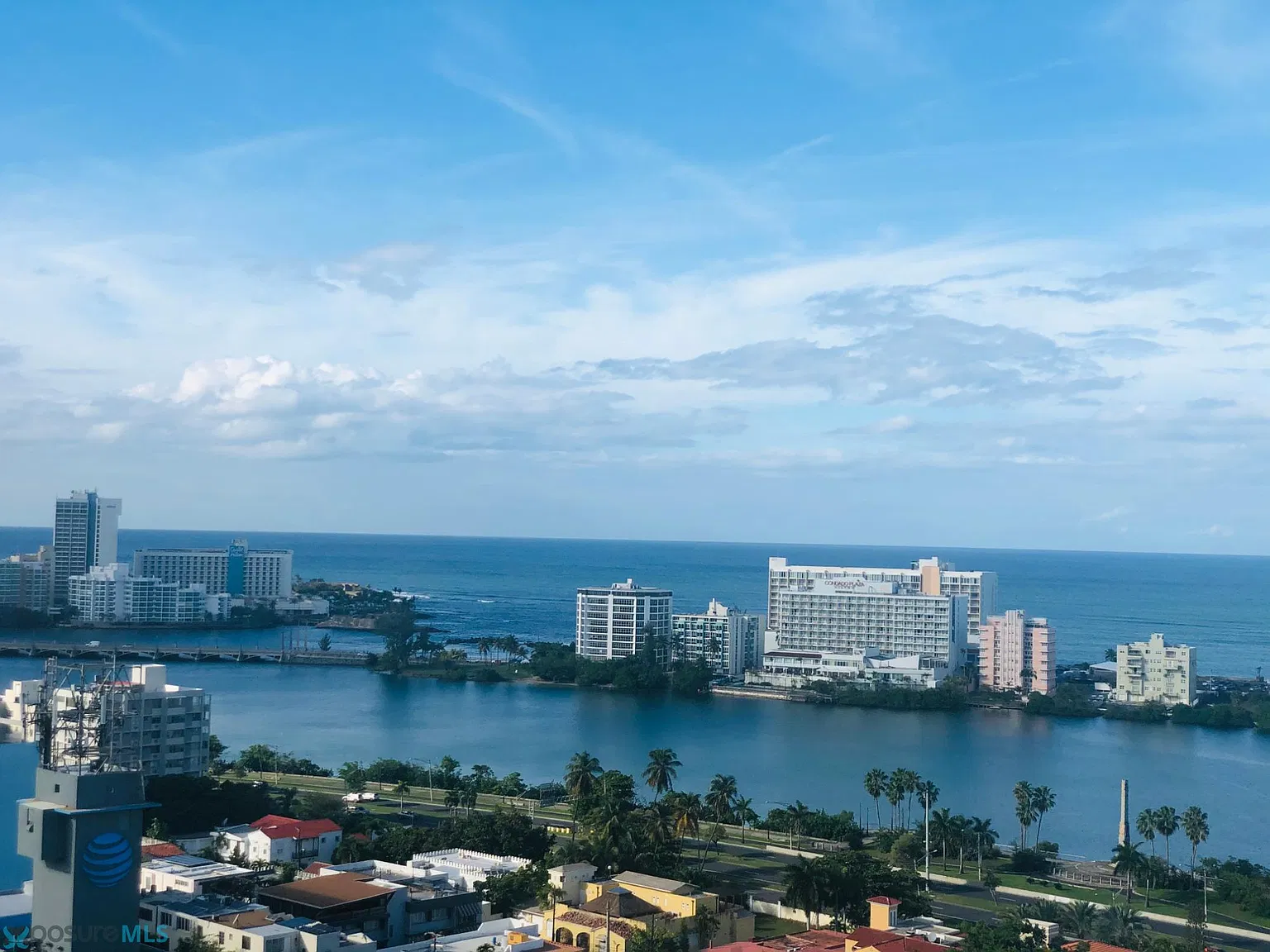 Miramar Plaza (Condominio) — Photo 1