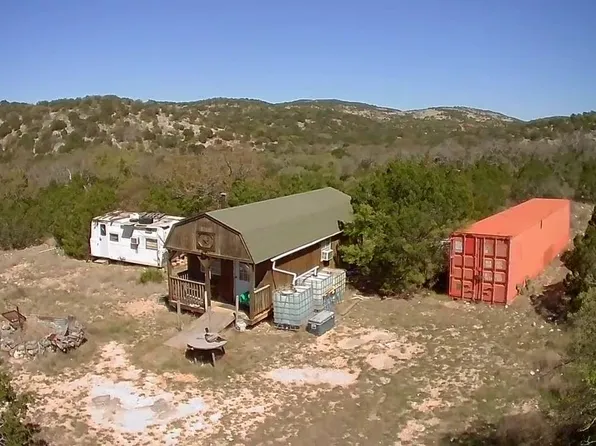 900 Sd #63031-17, Rocksprings, TX 78880