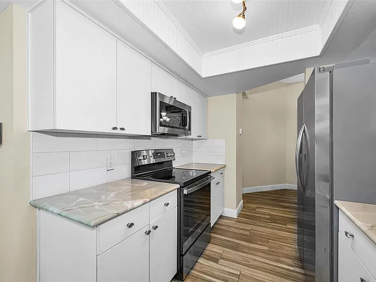 4638 Sheffield Dr — Photo 12