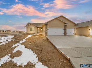 1420 N Cole Ave, Tea, SD 57064