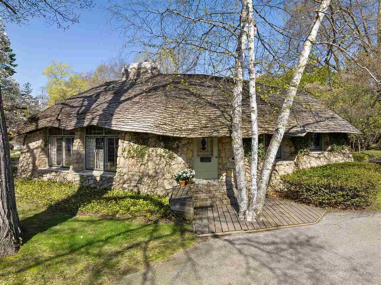 101 N Grant St 103, Charlevoix, MI 49720 Zillow