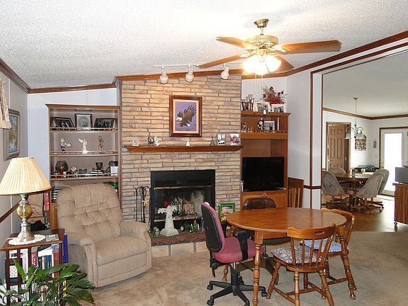 2nd image of 176 Weston Hts