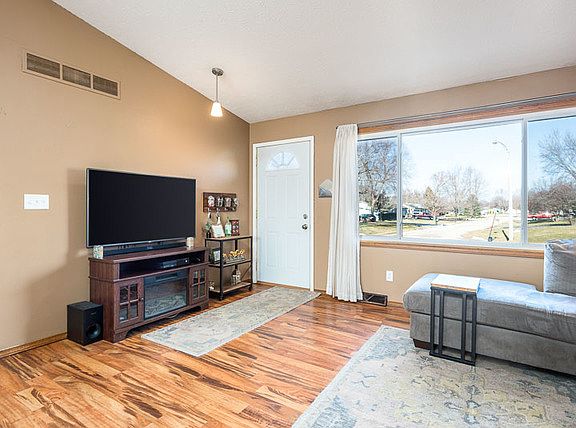 4th image of 5171 Sunbird Dr