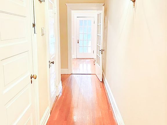 4th image of 1818 Park Ave #1