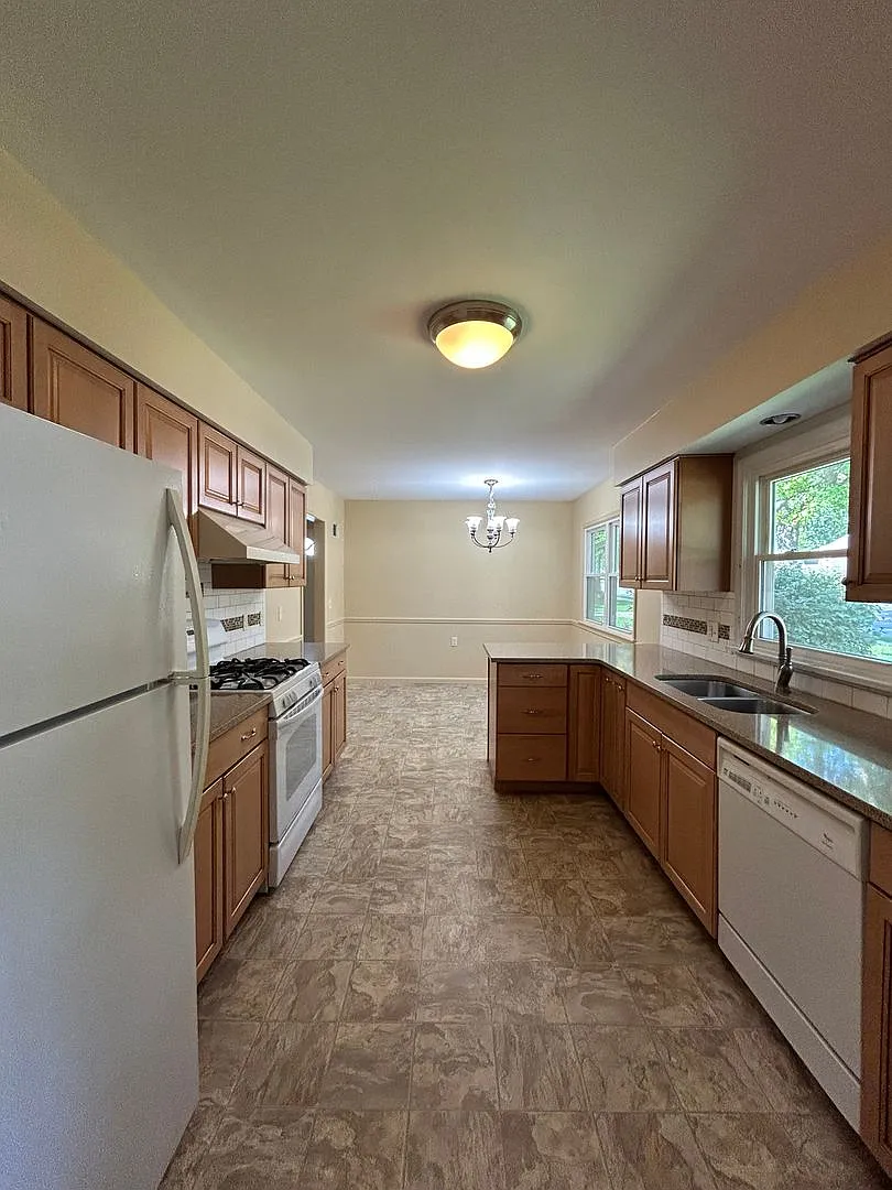 More Space, More Charm, More Reasons to Call This Home! — Photo 3