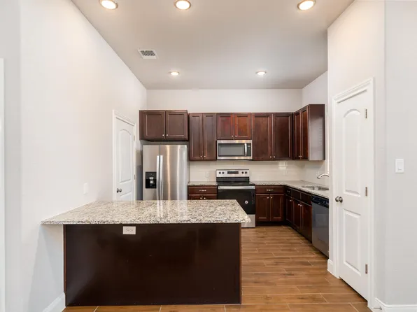 109 High Dr #B, Spring Branch, TX 78070