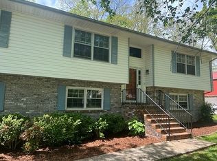 808 Sugarloaf Ln, Anniston, AL 36207