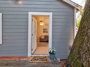 217 Farrell Dr, Forestville, CA 95436