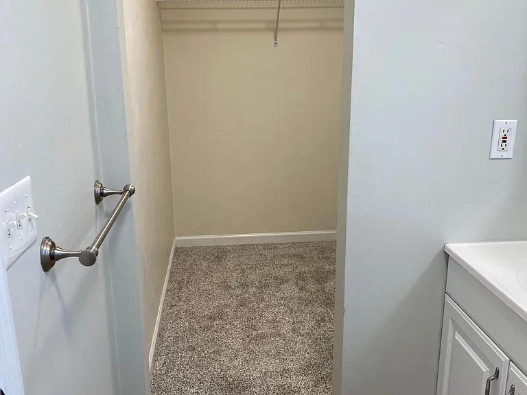 Walk-in closet