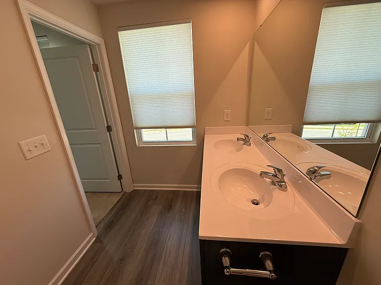 2410 Brokeshire Dr — Photo 14