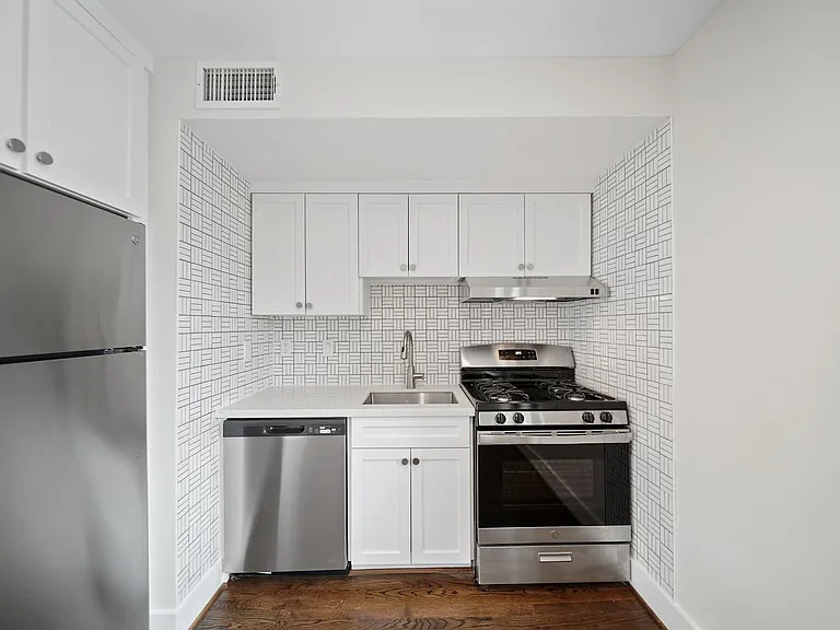 520 Lovett Blvd #2D — Photo 12
